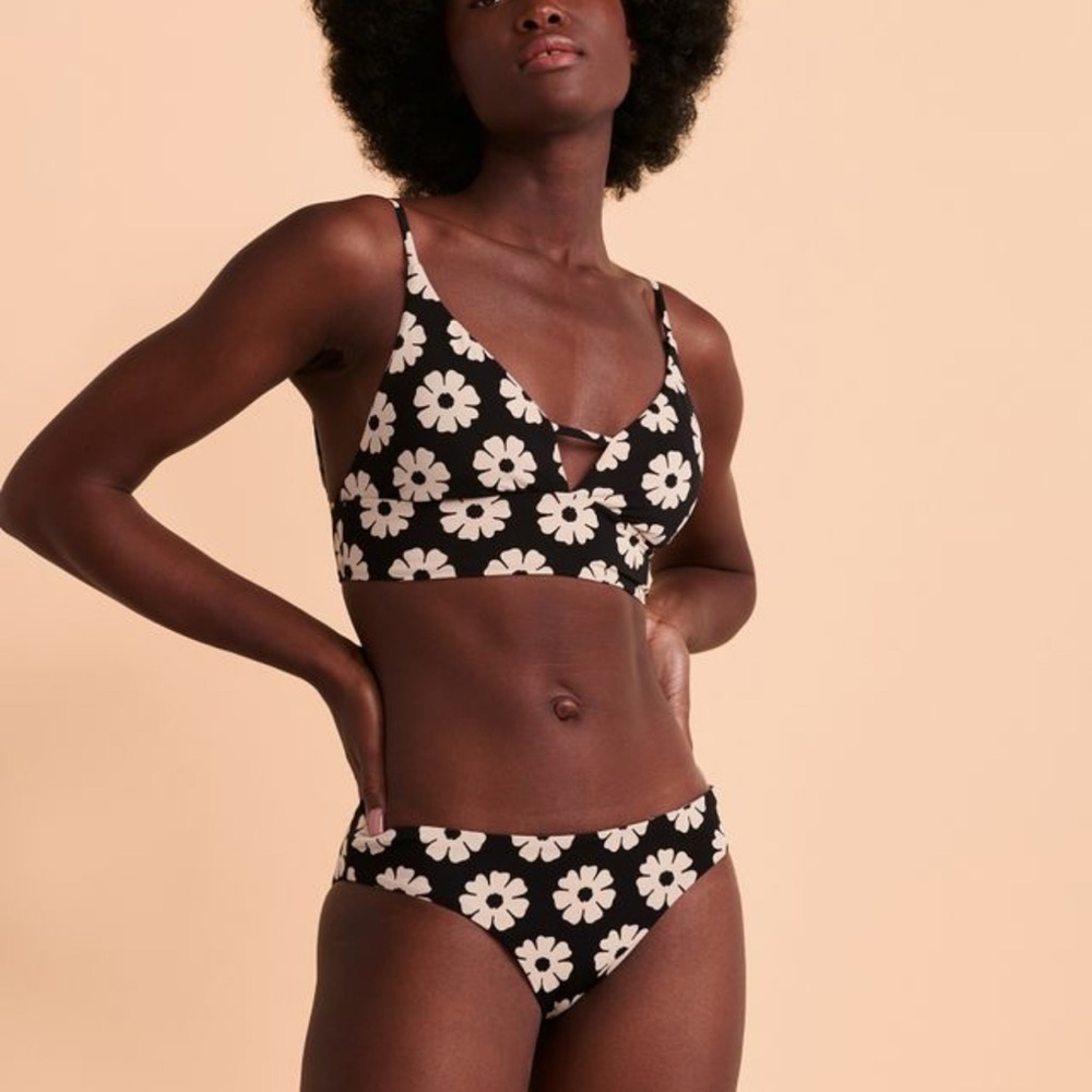 👙Billabong Feel good Floral Reversible Bralette Bikini Top